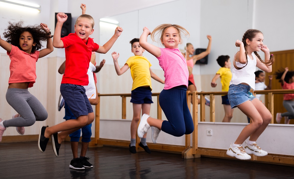 Zespół DANCE TO THE BEAT JUNIOR Happy Dance  8-12 lat środa godz. 17:30-18:30 i sobota 11:30-12:30