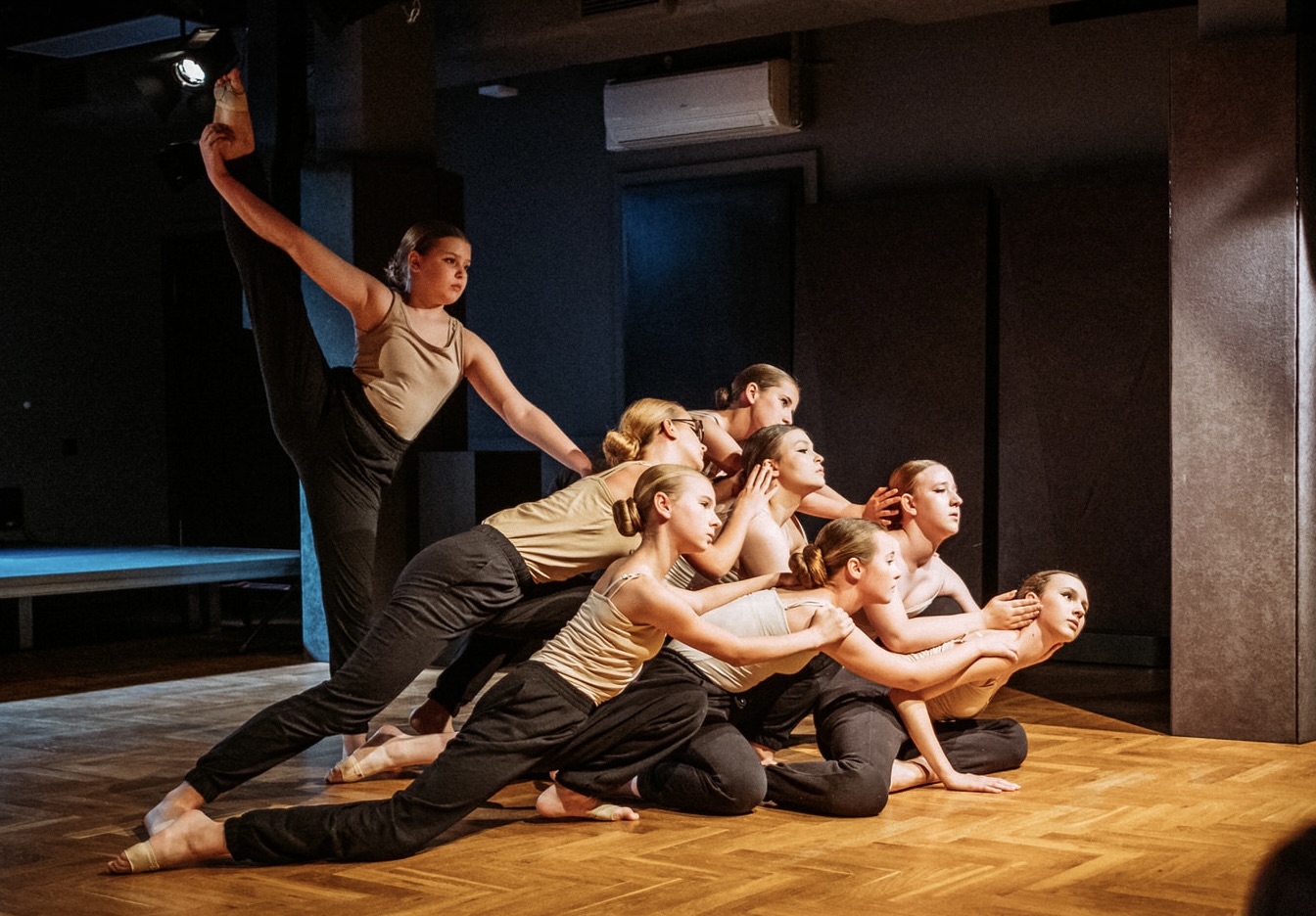 "FORMAT" - ZESPÓŁ TAŃCA WSPÓŁCZESNEGO