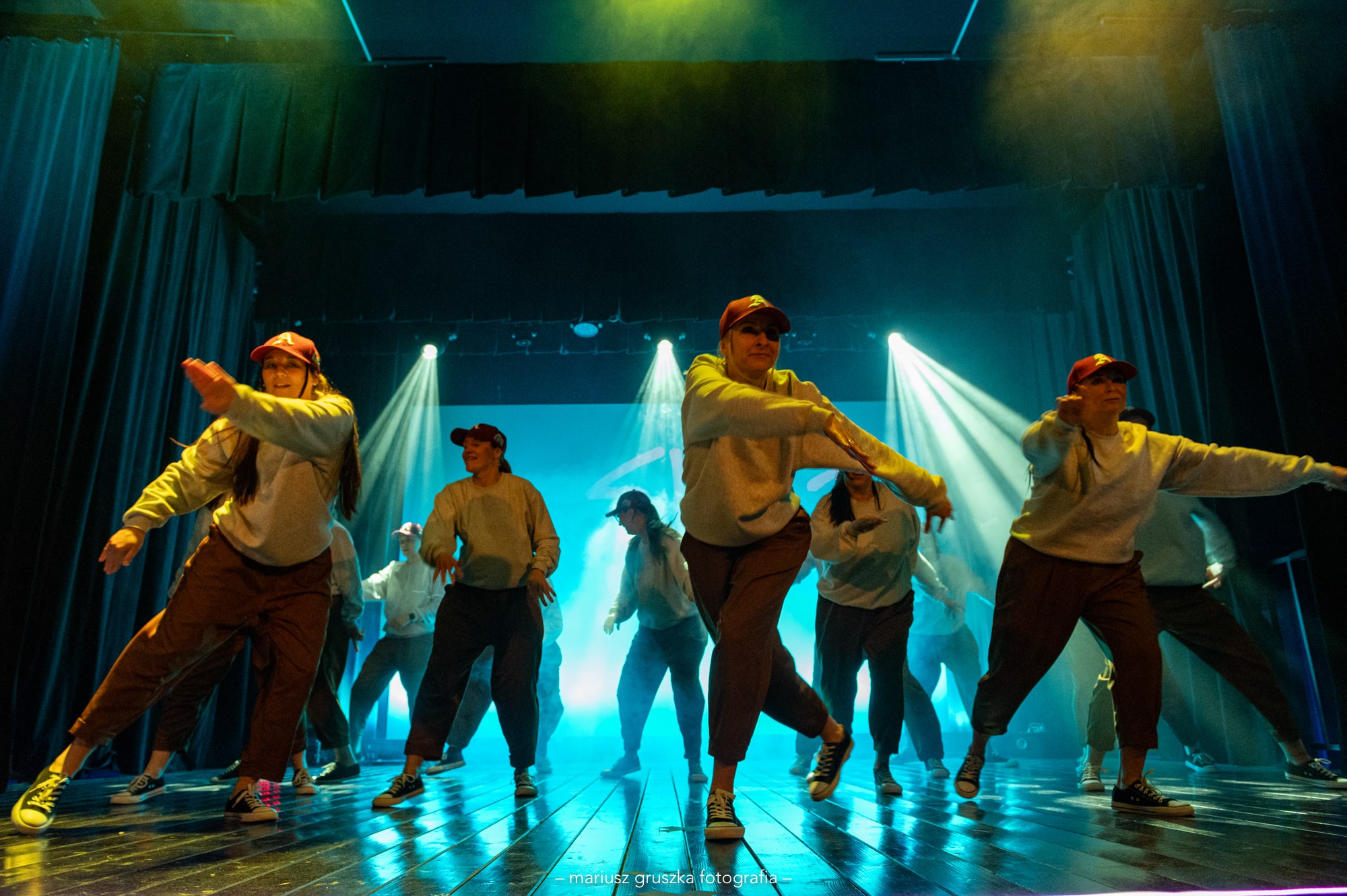 SHIFT - grupa tańca nowoczesnego Strumień