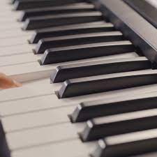 Nauka gry na keyboardzie/pianinie