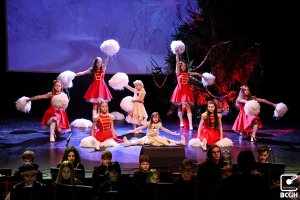 SEKCJA MAŻORETEK "TAKT" - GRUPA MŁODSZA