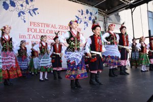 ZESPÓŁ FOLKLORYSTYCZNY "DZIECI KUJAW" - GRUPA STARSZA