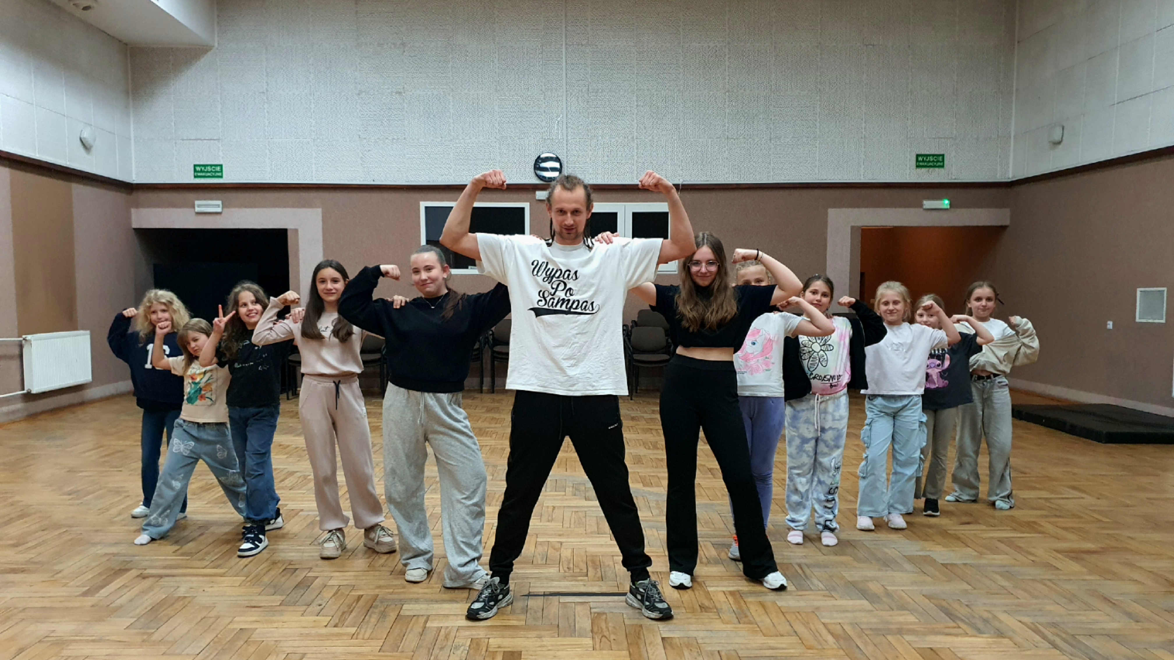 AKROBATYKA TANECZNA - FILIA MDK KARSZNICE 2025/2026 Grupa II