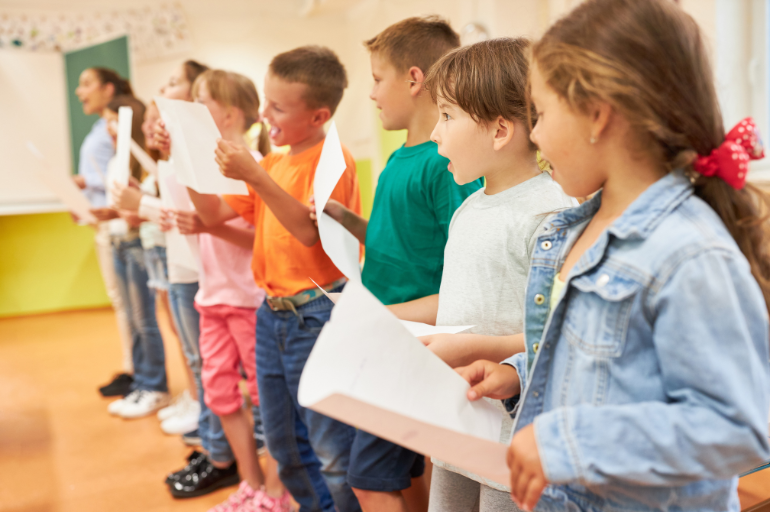 Mały zespół wokalny wiek 7-9 lat