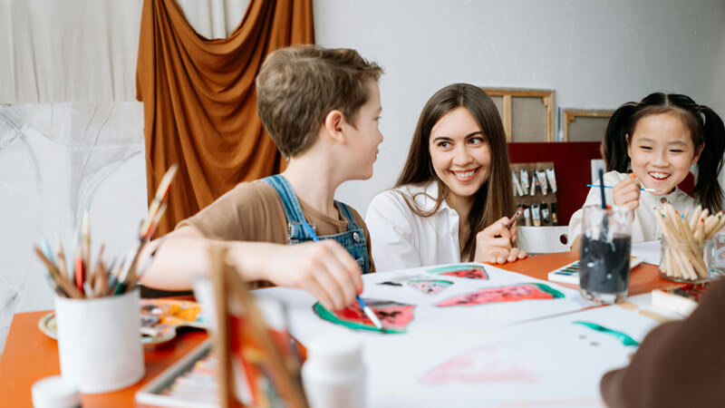 Warsztaty plastyczne ,,Paleta wyobraźni"