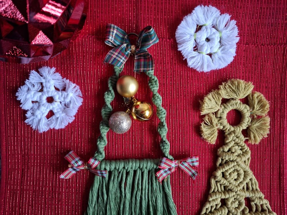 Artystyczny Kufer - Makrama świątecznie – choinki i gwiazdki