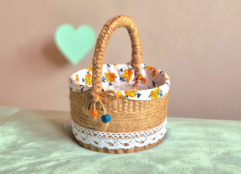 Naturalnie uplecione - koszyczek z juty