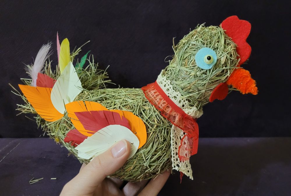 BLISKO TRADYCJI Kogucik lub kurka ze słomy