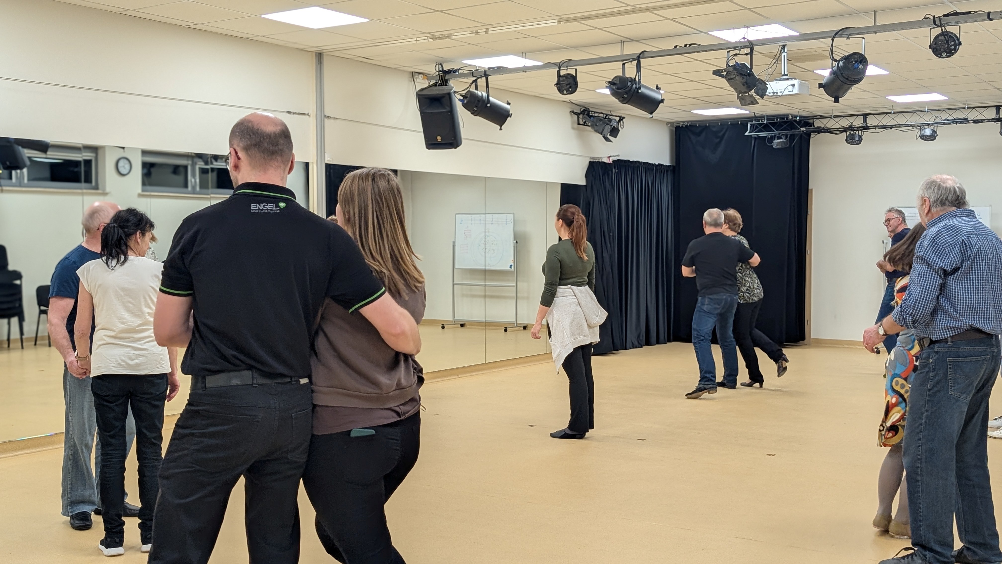 Taniec Towarzyski – Poranny Kurs dla Dorosłych