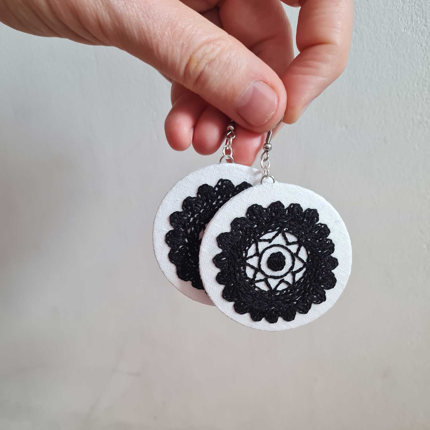 KLUB HAFTU WILANOWSKIEGO - unikatowa biżuteria - Ptysiowa