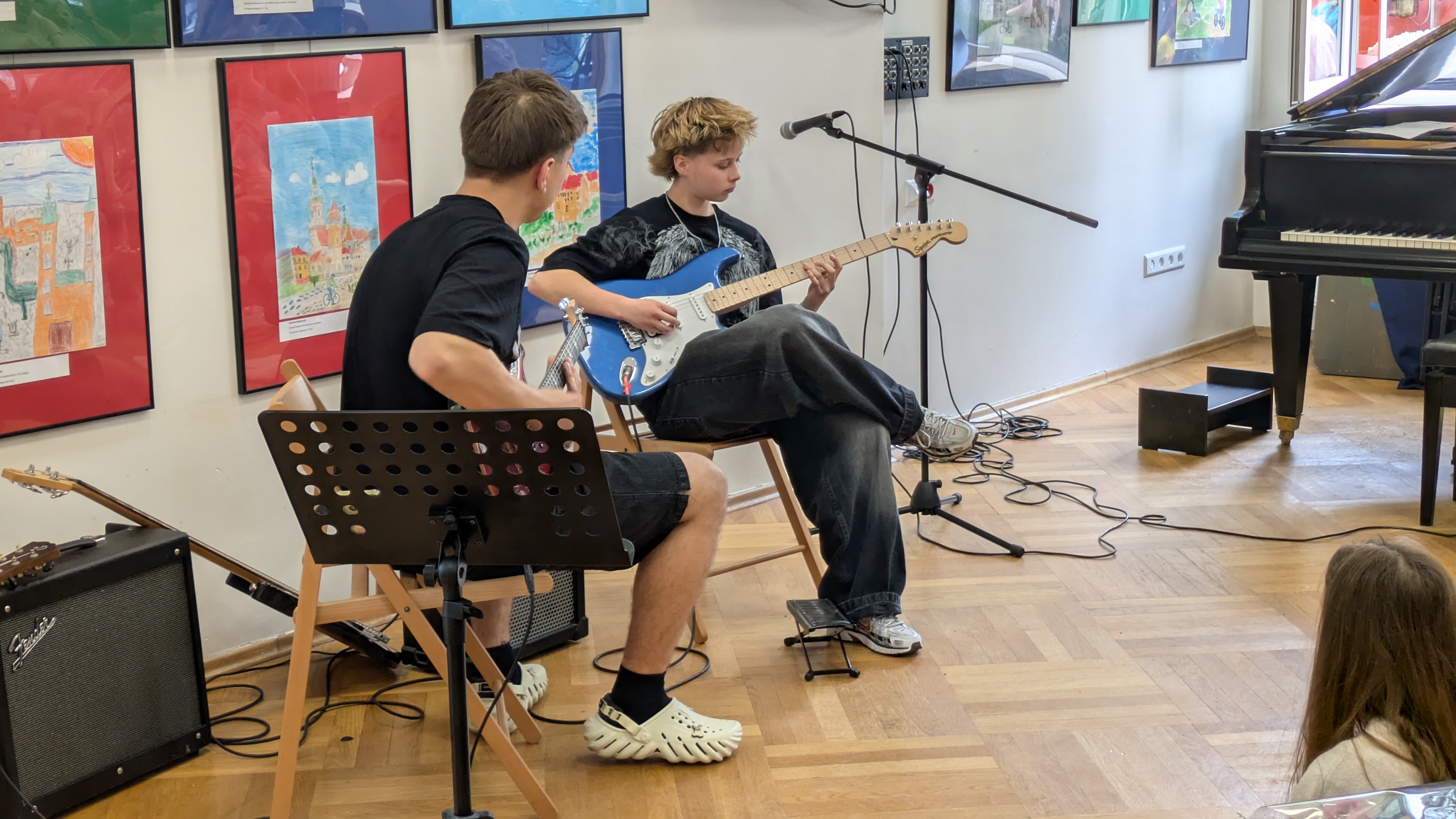 Gitara akustyczna, elektryczna i basowa