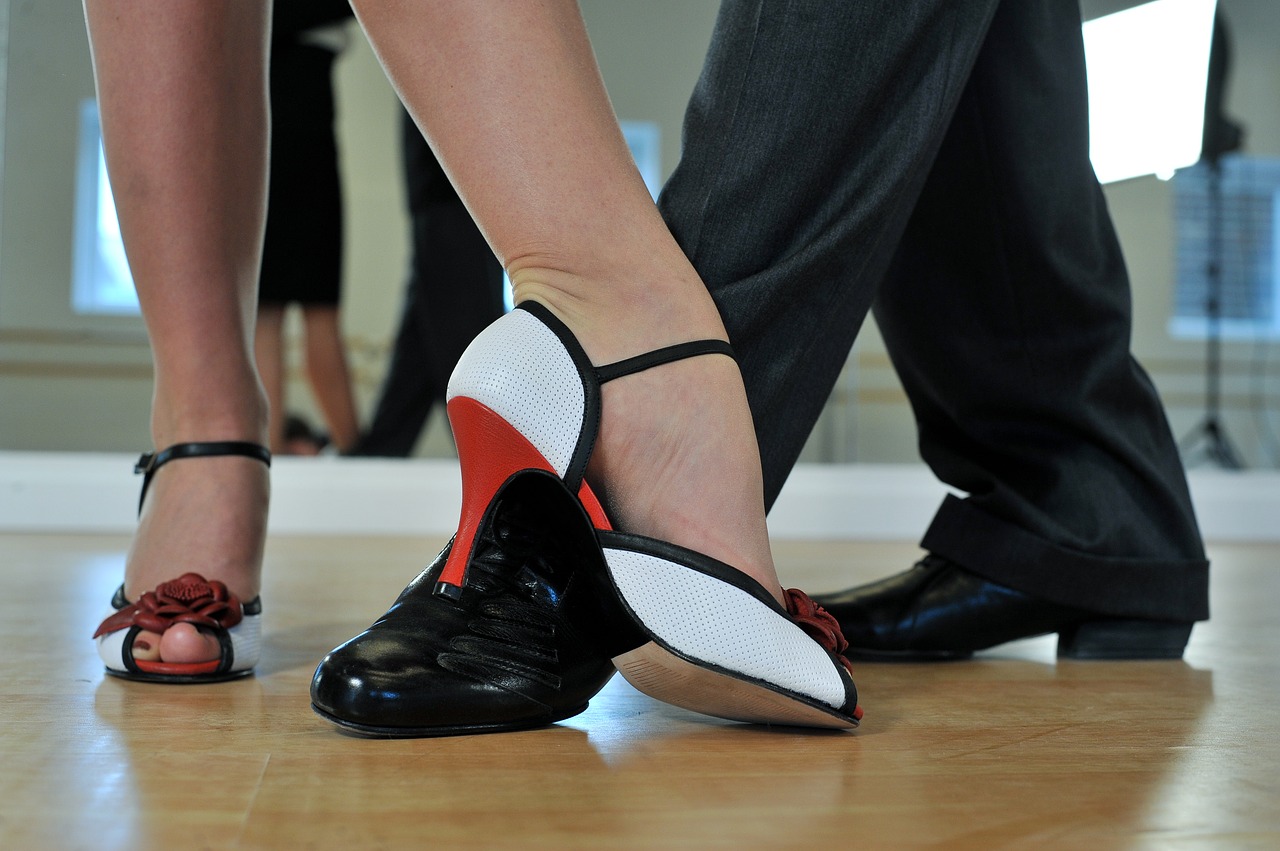Taniec towarzyski użytkowy dla par (salsa, bachata, itp.) (grupa początkująca) czwartek godz. 20:30-21:30